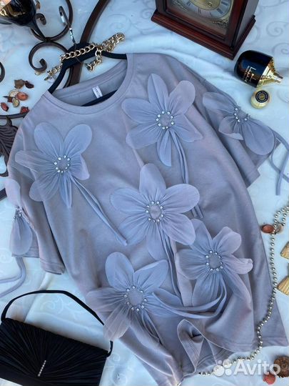 Футболка женская оверсайз с декорацией