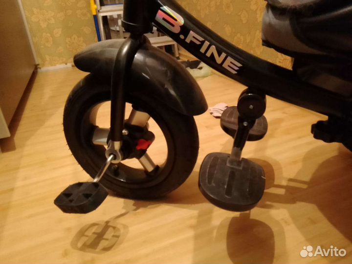 Детский велосипед с ручкой