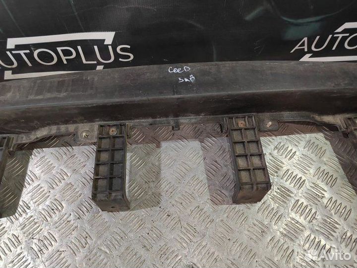 Усилитель бампера задний Kia Ceed 1.6 2006-2012