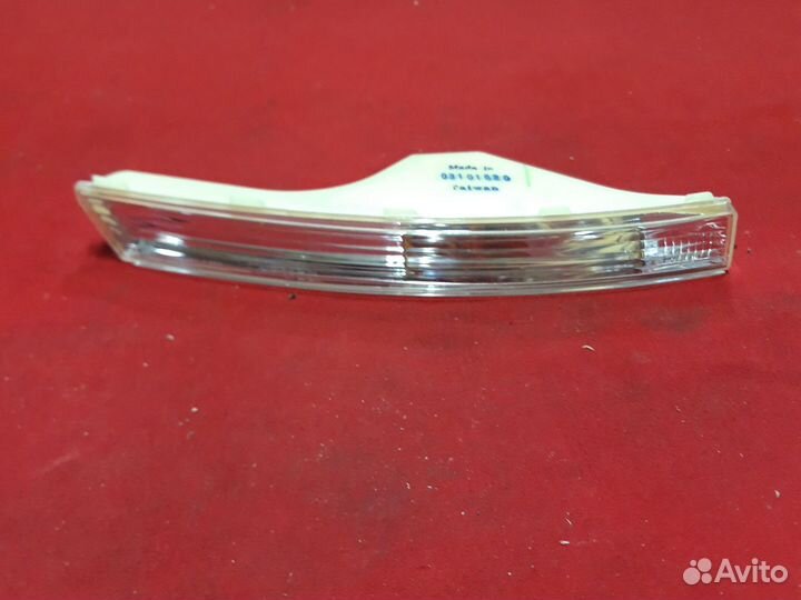 Поворотник правый передний Фольксваген Пассат В6