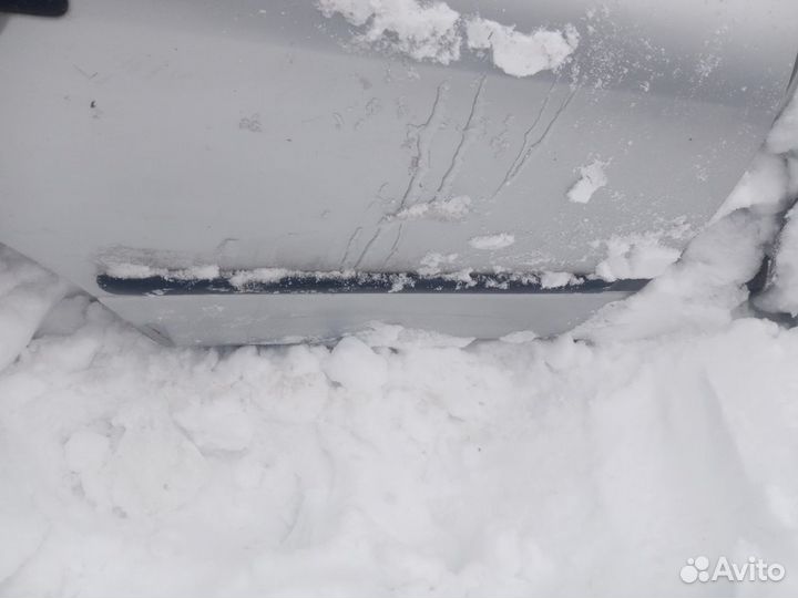 Дверь задняя правая Nissan Primera седан (Р11)