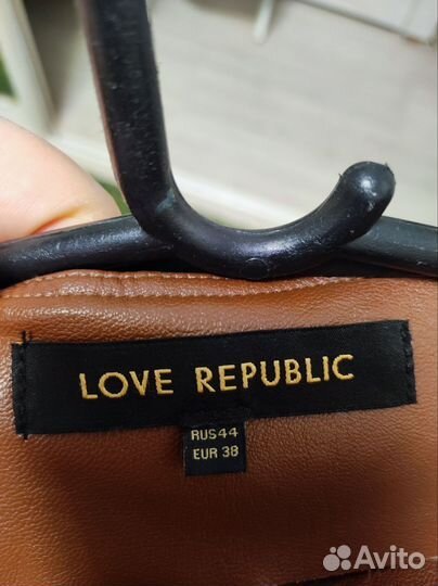 Кожаные шорты love republic,44