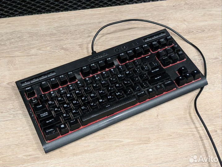 Игровая клавиатура Corsair K63