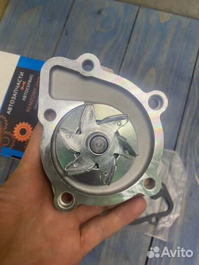 Помпа водяная Hyundai ix35, SantaFe 2, Sonata