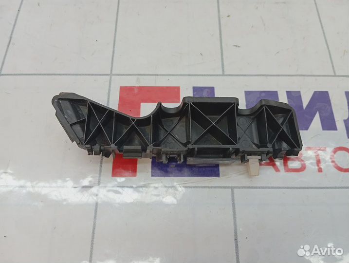 Кронштейн переднего бампера правый Hyundai Solaris (RB) 86514-1R000