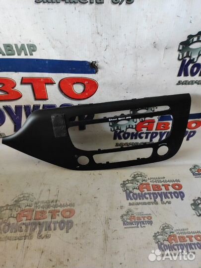 Рамка магнитолы Киа Cee'd Jd универсал II G4FG