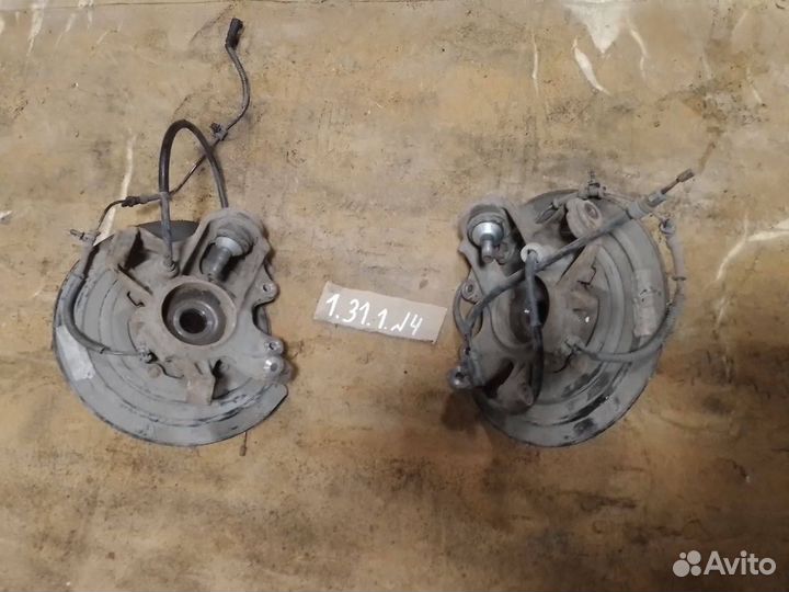 Кулак задний Jeep Grand Cherokee wk2