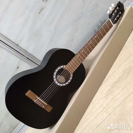 Гитара новая классическая