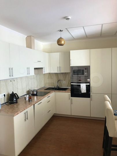 2-к. квартира, 73 м², 9/9 эт.