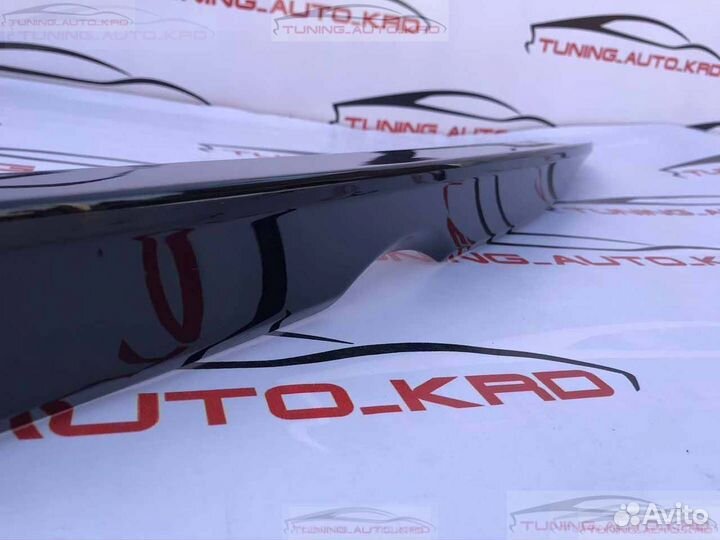 Спойлер на крышку багажника Toyota Camry 50 W5117