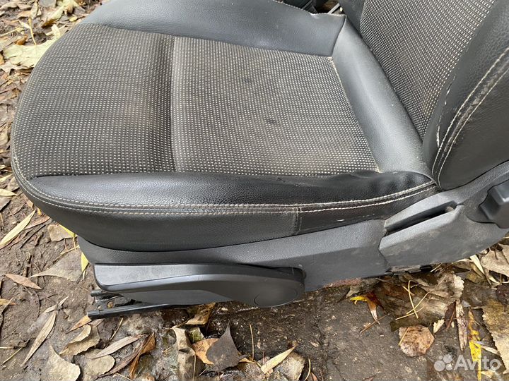 Сиденья на opel astra h хэтч с подлокотником