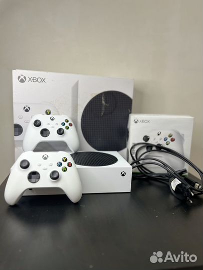 Xbox series s 2 геймпада