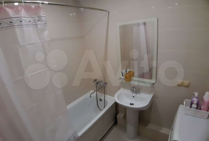 2-к. квартира, 65 м², 4/7 эт.