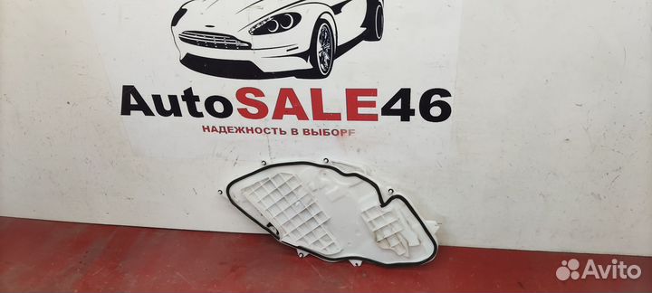 Внутренняя заглушка двери Lexus ES