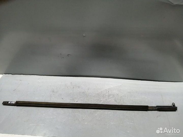 Молдинг стекла двери задний Suzuki Liana универсал