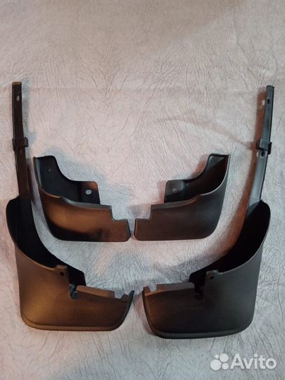 Брызговики на Toyota Ipsum M21-M26 2001г-2005г