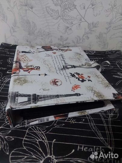 Альбом для хранения значков и медалей