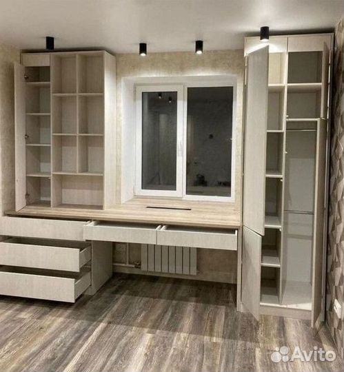 Рабочая зона у окна