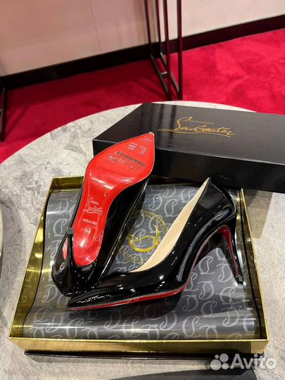 Туфли женские Christian Louboutin