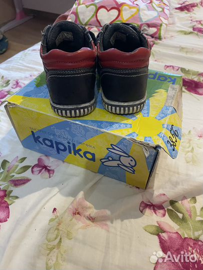 Продаю кроссовки adidas ботинки kapika