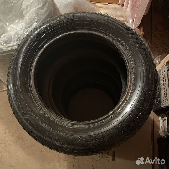 Yokohama Advan A041 215/60 R16 99T