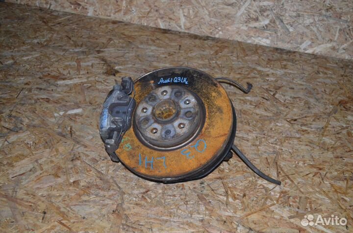 Кулак поворотный передний левый Audi Q3 8U