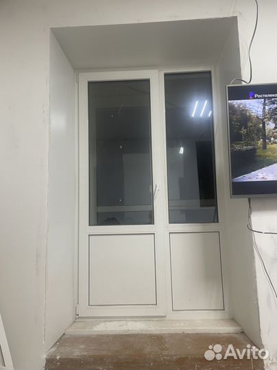 Дверь и окно