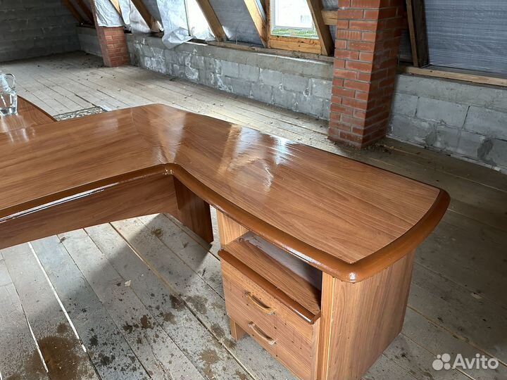 Стол офисный