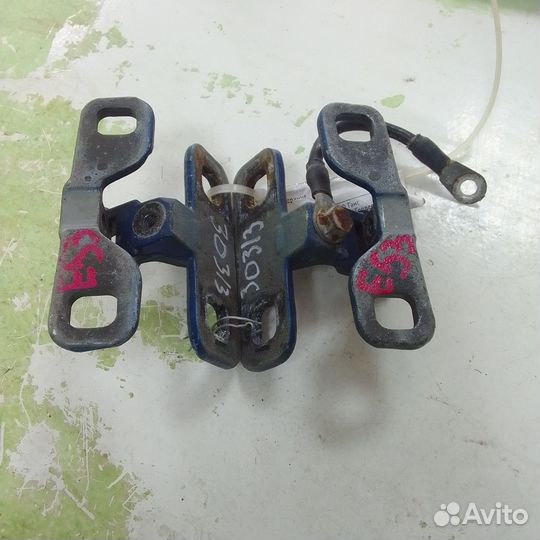 Петля двери багажника BMW X5 E53