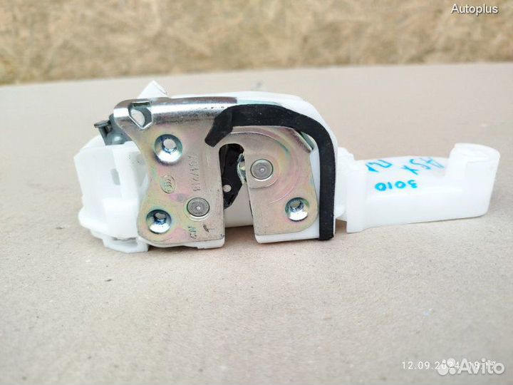 Замок передней двери Мицубиси асх