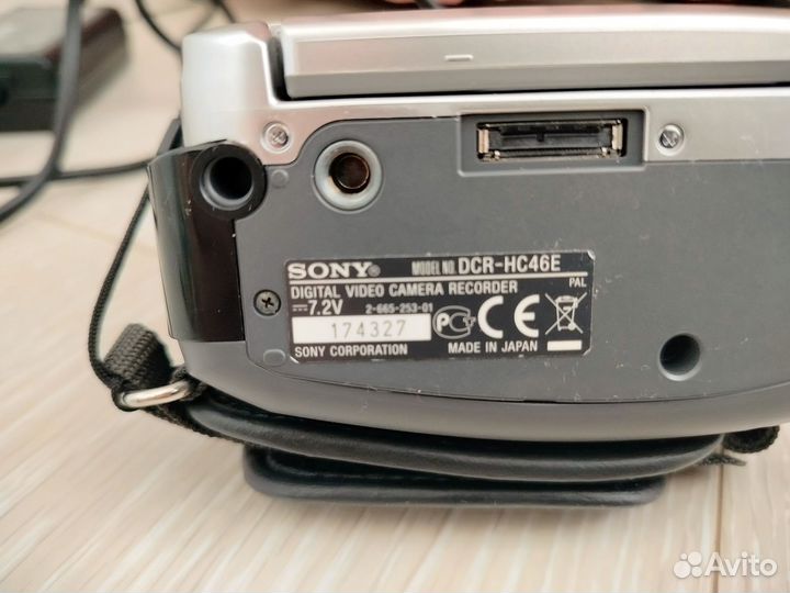 Видеокамера Sony DCR-HC46E