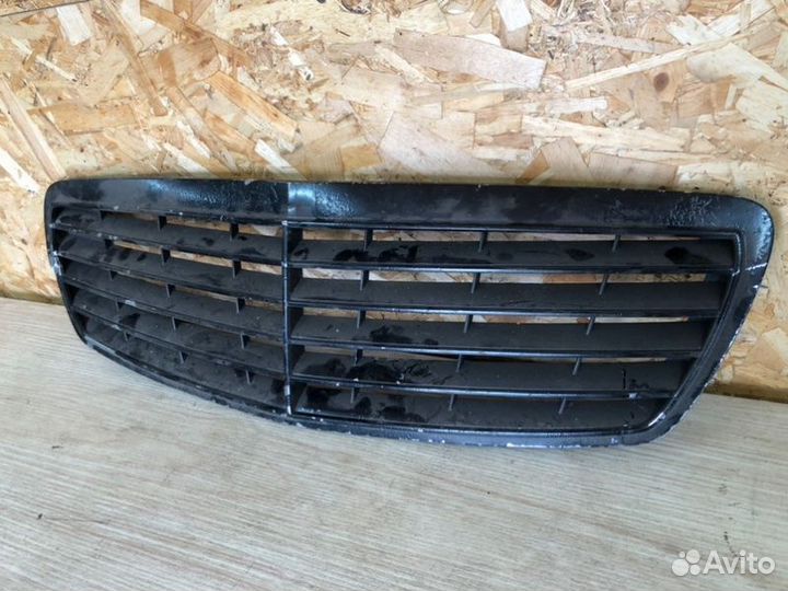 Решетка капота передняя Mercedes-Benz E-Class W211