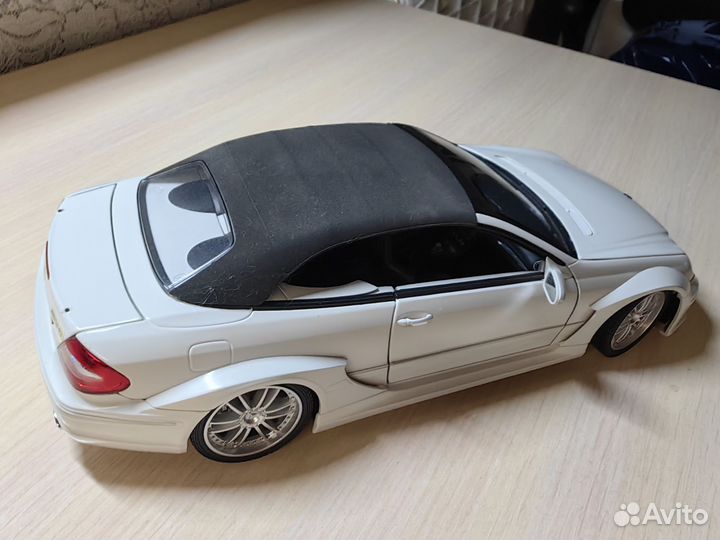 Модель Mercedes-Benz CLK DTM AMG 1:18 Kyosho
