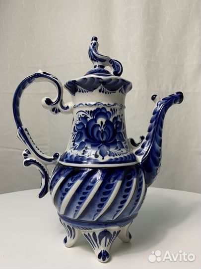 Чайники, чайница, турка, молочник, конфетница