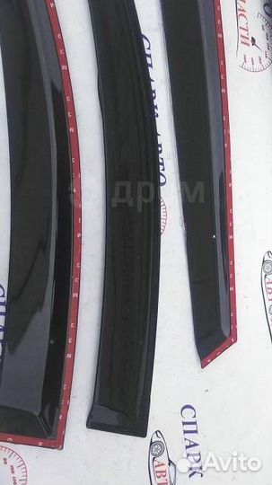 Ветровики на двери Toyota RAV4 40 2013-2018 в Хаба