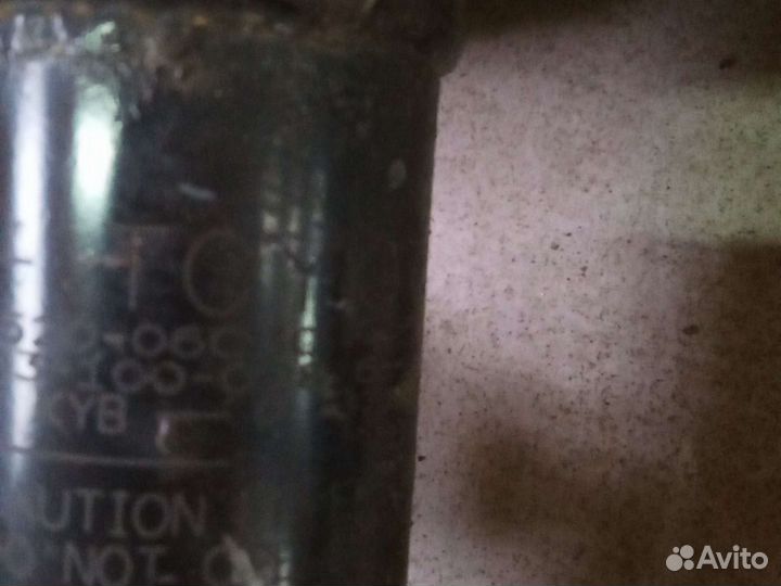 Амортизатор передний левый правый Toyota Camry V70