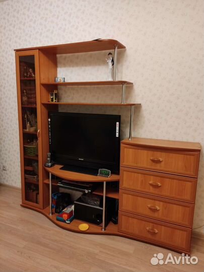 Стенка горка с комодом, солдатиком под телевизор