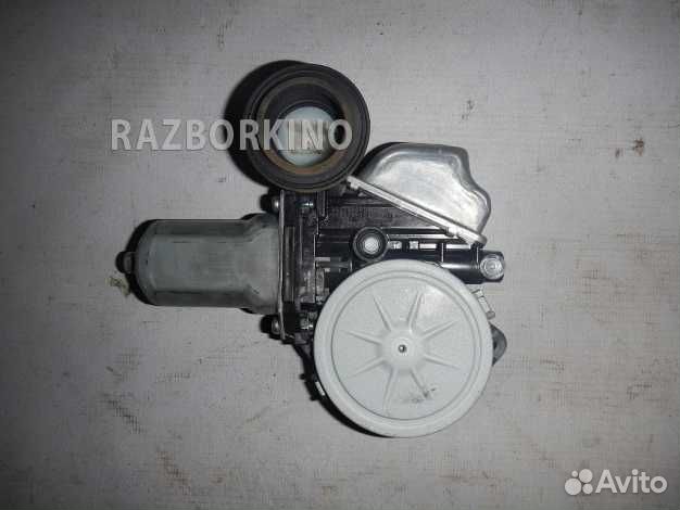 Моторчик заднего правого стеклоподъемника