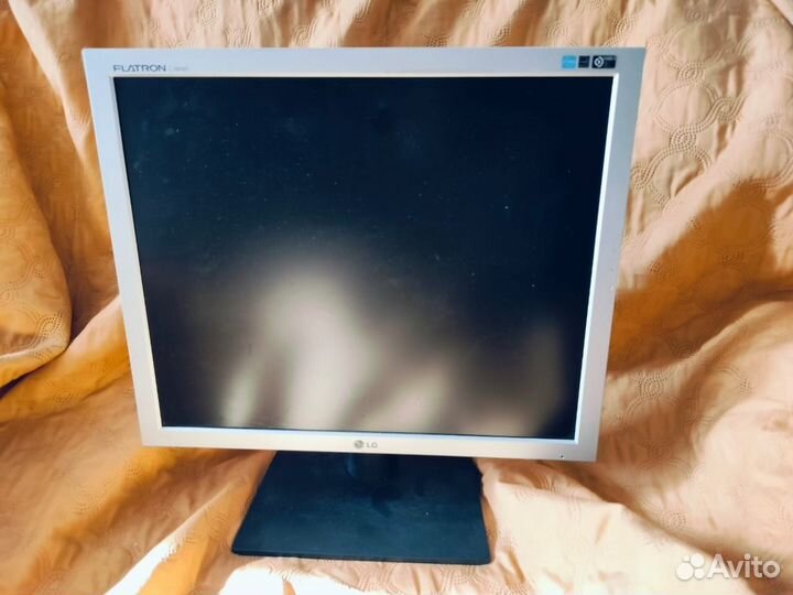 Монитор LG Flatron L1919S