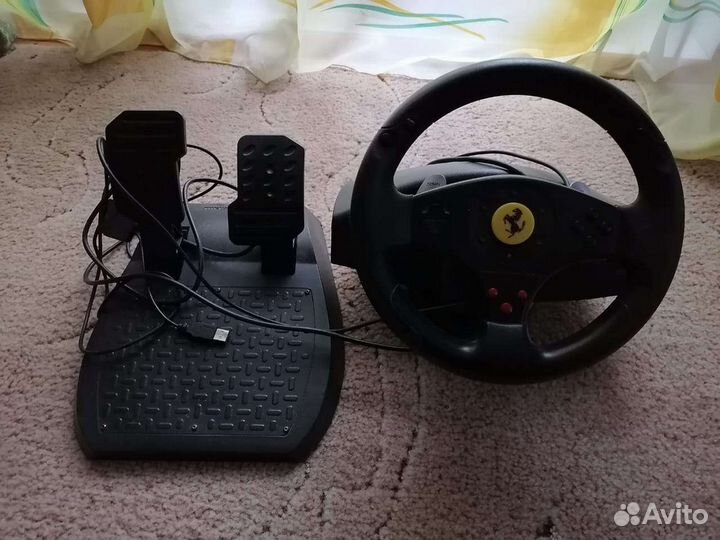 Игровой руль с педалями thrustmaster