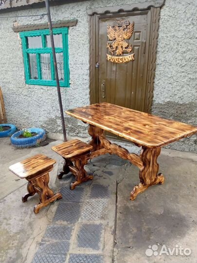 Кухонный стол и табуретки на заказ