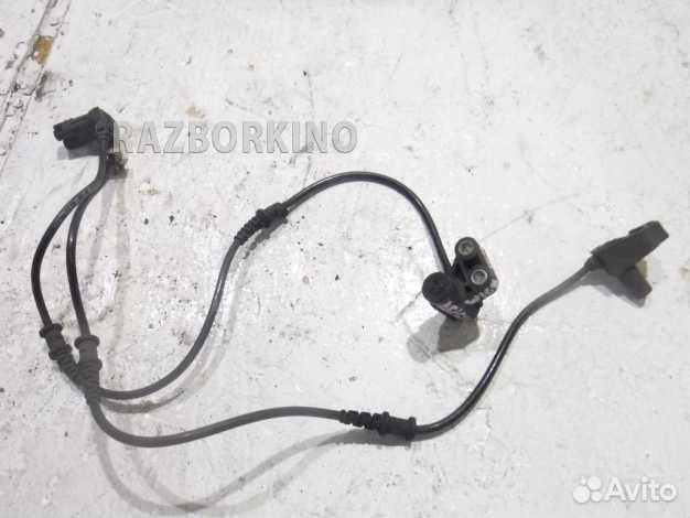 Датчик ABS передний