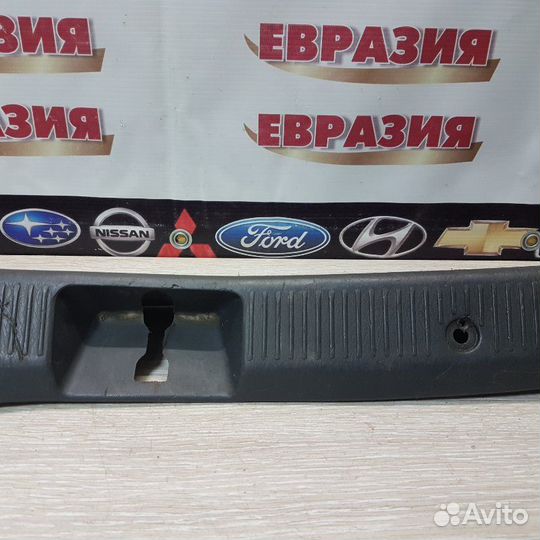 Накладка замка багажника Toyota Sprinter Carib