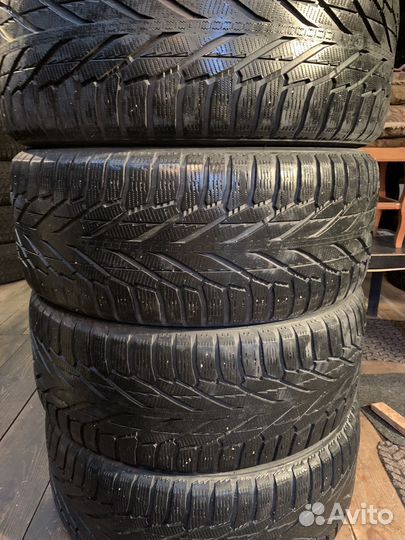 Nokian Tyres Hakkapeliitta R2 SUV 275/50 R20