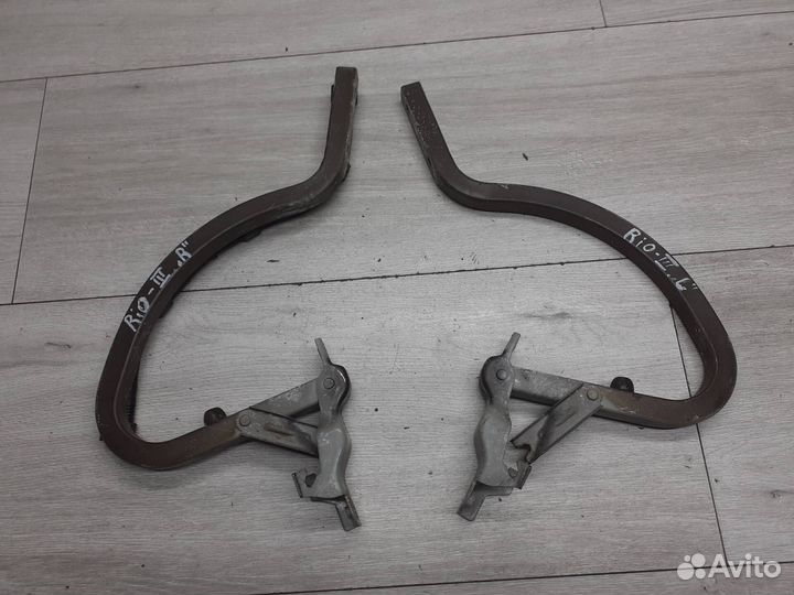 Петля багажника Kia Rio 3