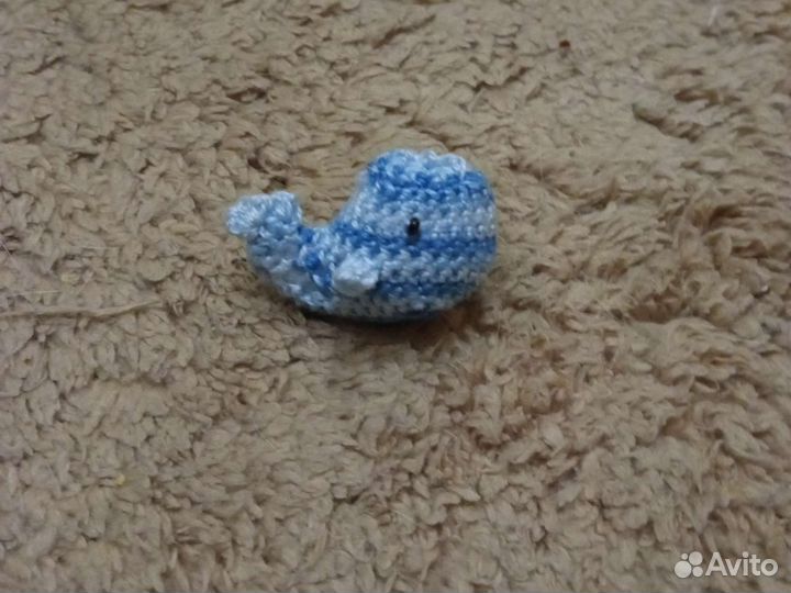 Вязаный значок