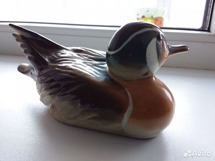 Статуэтка Утка байкальский, фарфор
