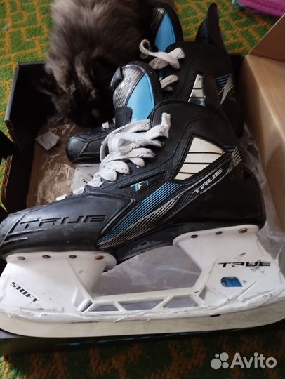 Хоккейные коньки True TF7 8,5 W