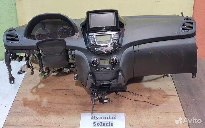Панель передняя салона Hyundai Solaris, 2012г