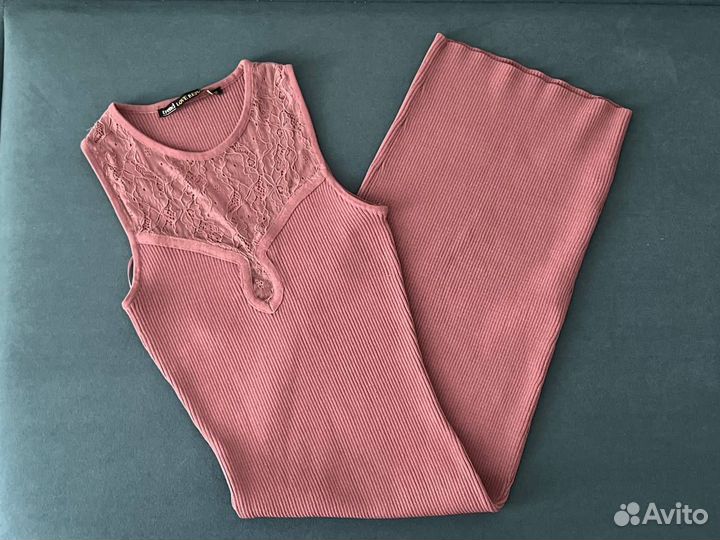 Платье облегающее 40 р